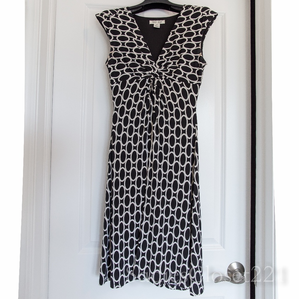 White House Black Market Dress size 4